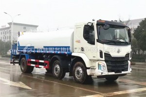 柳汽乘龙M3小三轴洒水车18立方-带30米雾炮